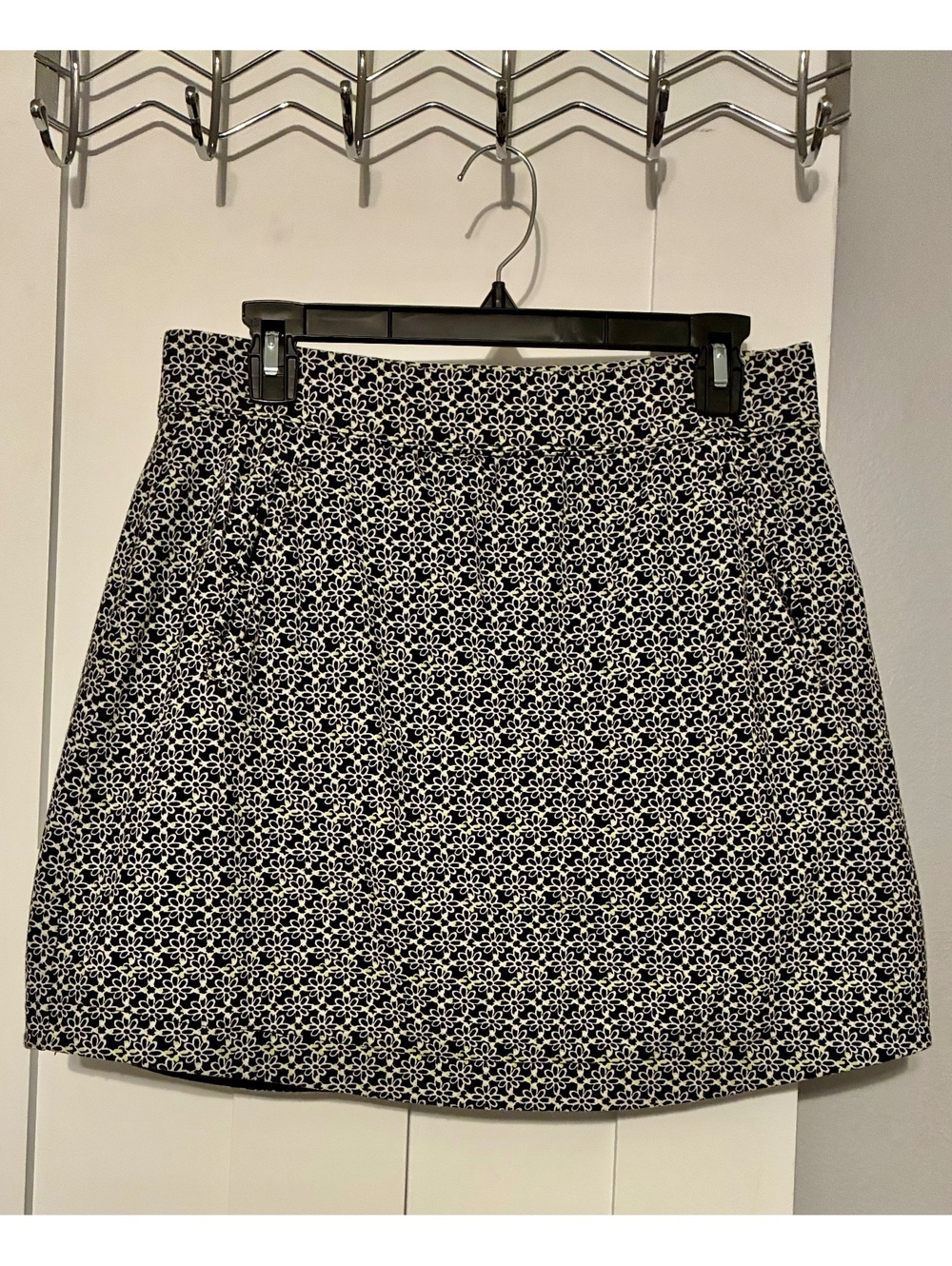 T by Talbots Skort Size Medium (M)